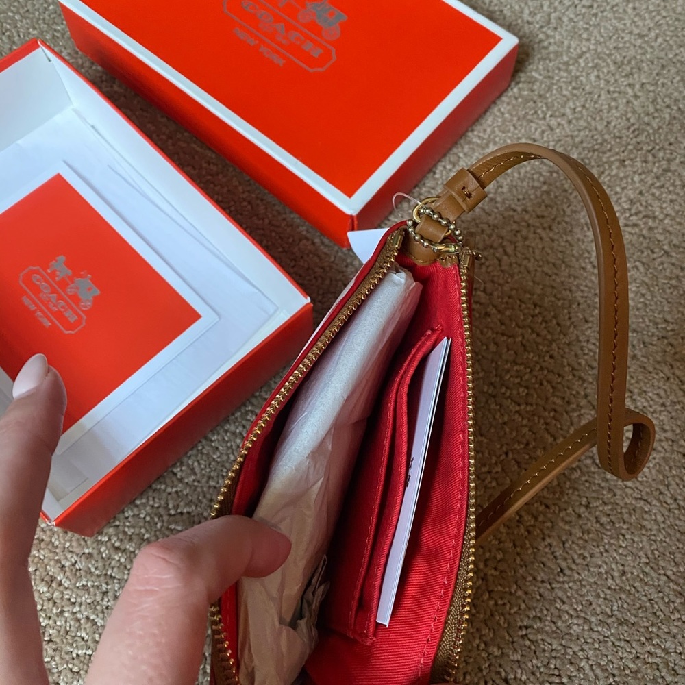 Coach Wristlet NWT - Picture 3 of 5